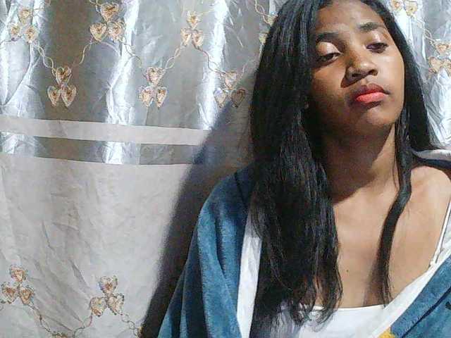 Eva-011 live cam on BongaCams