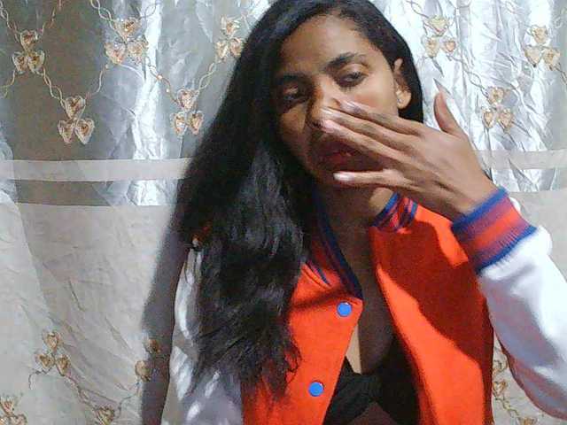 Eva-011 live cam on BongaCams