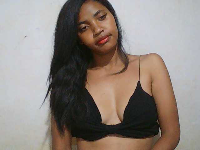 Eva-011 live cam on BongaCams