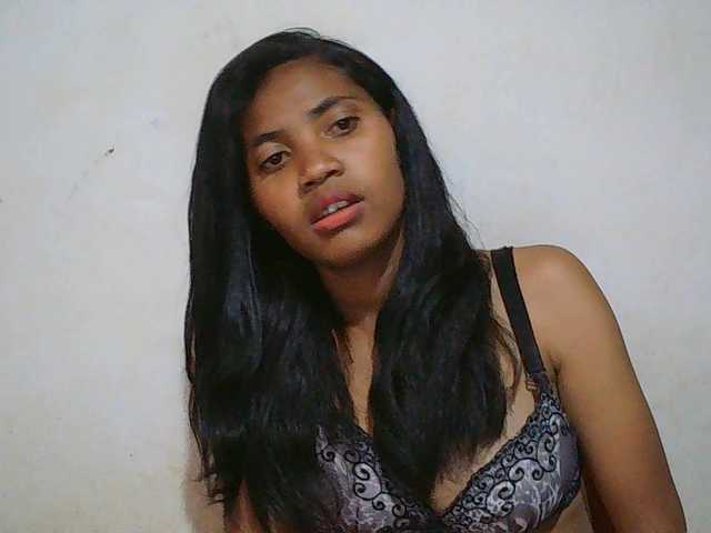 Eva-011 live cam on BongaCams