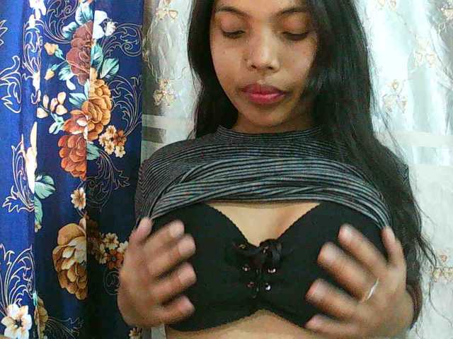 Eva-011 live cam on BongaCams