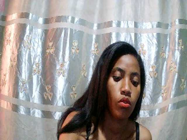 Eva-011 live cam on BongaCams