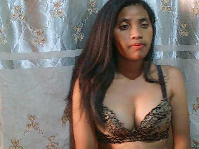 Eva-011 live cam on BongaCams