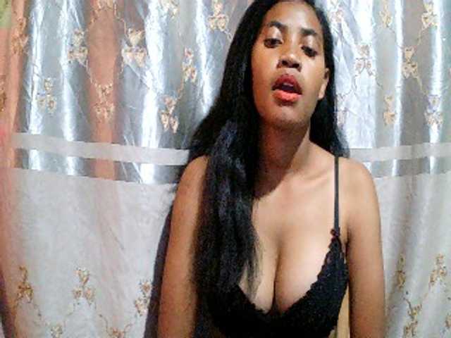 Eva-011 live cam on BongaCams
