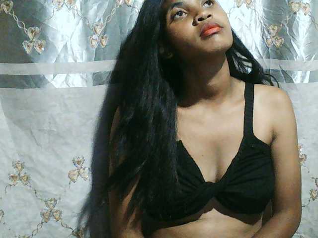 Eva-011 live cam on BongaCams