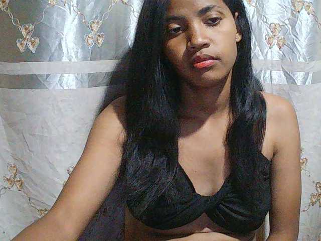 Eva-011 live cam on BongaCams