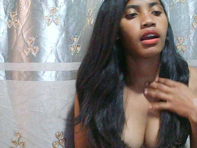 Eva-011 live cam on BongaCams