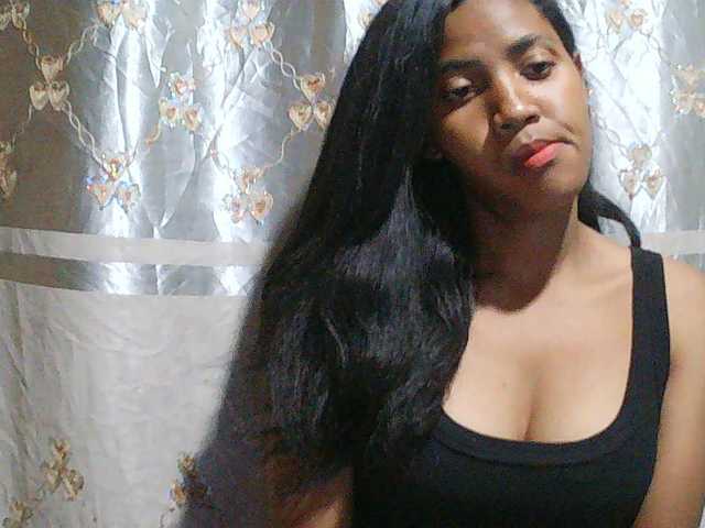 Eva-011 live cam on BongaCams