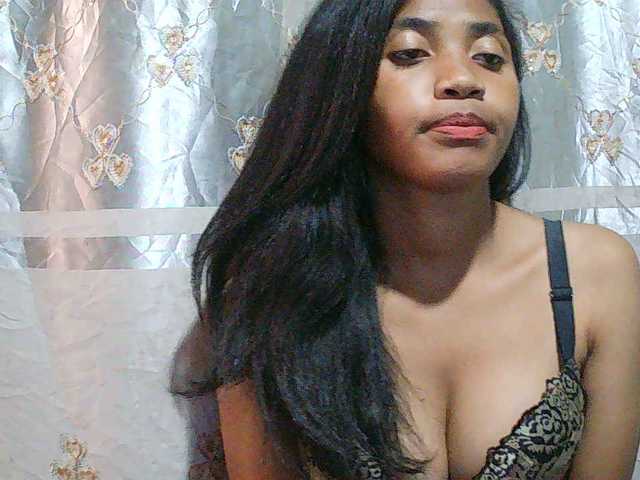 Eva-011 live cam on BongaCams