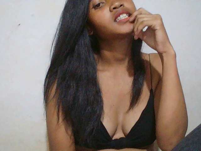 Eva-011 live cam on BongaCams