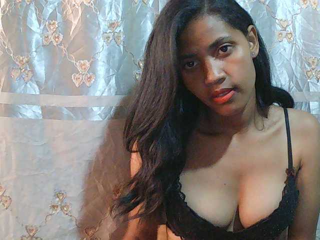 Eva-011 live cam on BongaCams