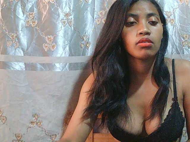 Eva-011 live cam on BongaCams