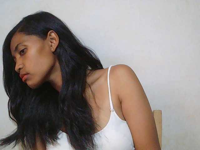 Eva-011 live cam on BongaCams