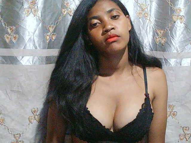 Eva-011 live cam on BongaCams