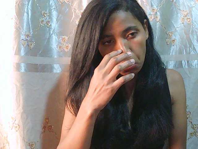 Eva-011 live cam on BongaCams