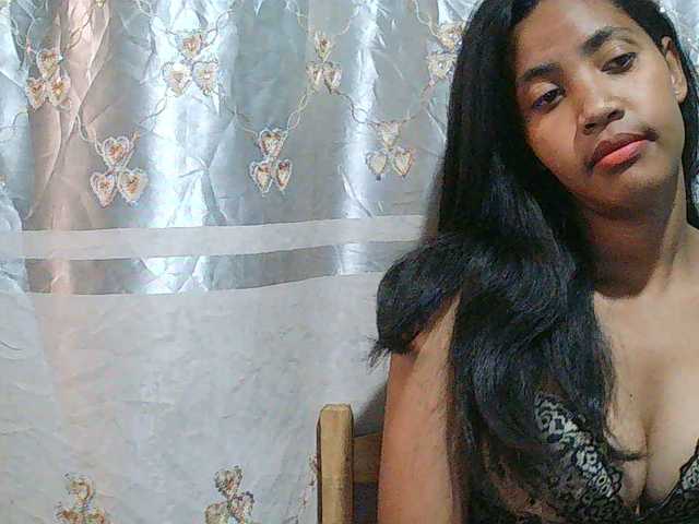 Eva-011 live cam on BongaCams