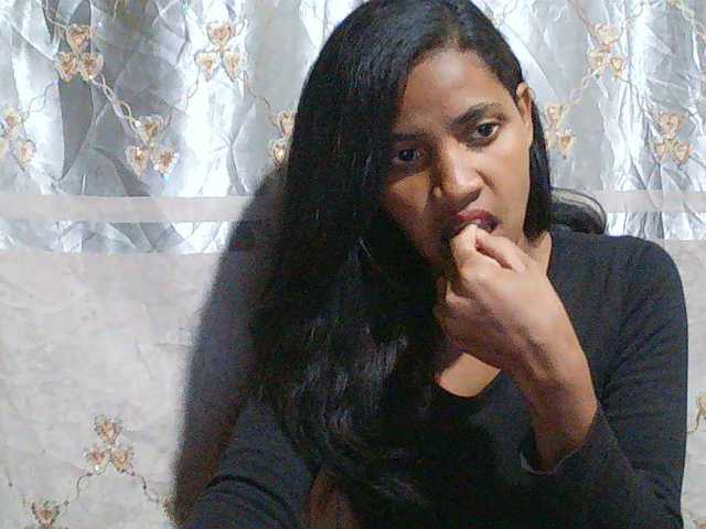 Eva-011 live cam on BongaCams