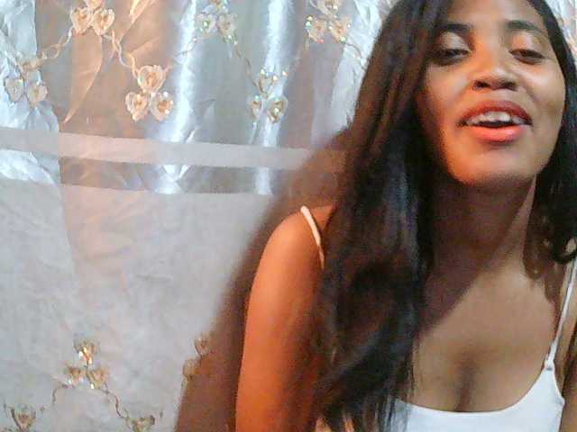 Eva-011 live cam on BongaCams