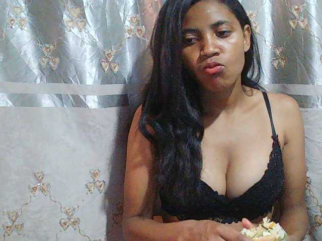 Eva-011 live cam on BongaCams