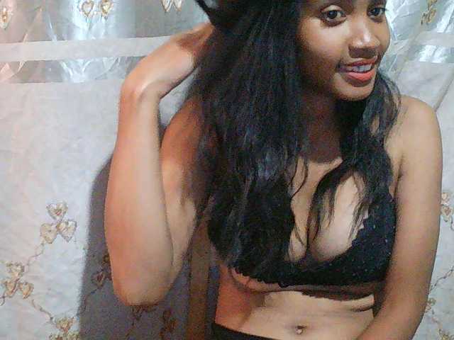 Eva-011 live cam on BongaCams