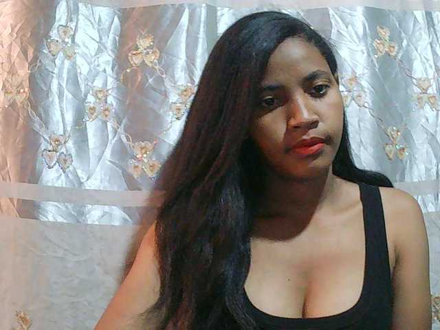 Eva-011 live cam on BongaCams
