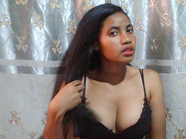 Eva-011 live cam on BongaCams