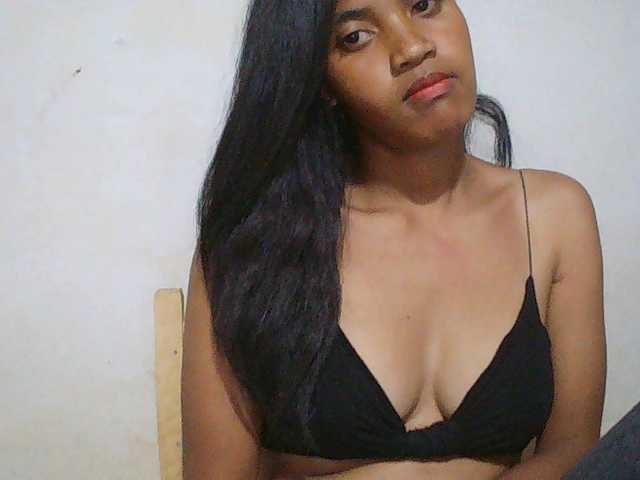 Eva-011 live cam on BongaCams