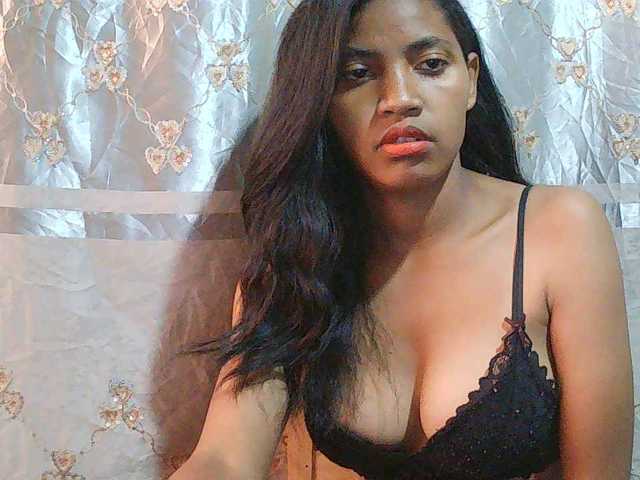 Eva-011 live cam on BongaCams