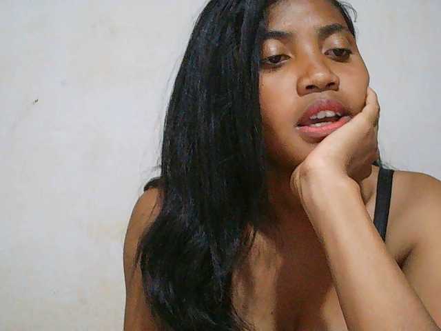 Eva-011 live cam on BongaCams