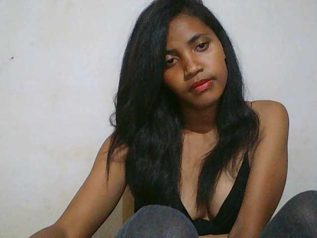 Eva-011 live cam on BongaCams