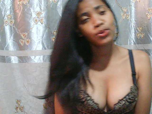 Eva-011 live cam on BongaCams