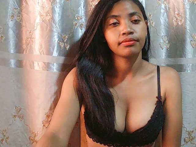 Eva-011 live cam on BongaCams