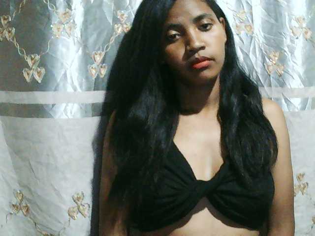 Eva-011 live cam on BongaCams