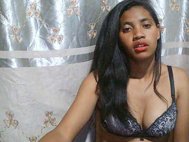 Eva-011 live cam on BongaCams