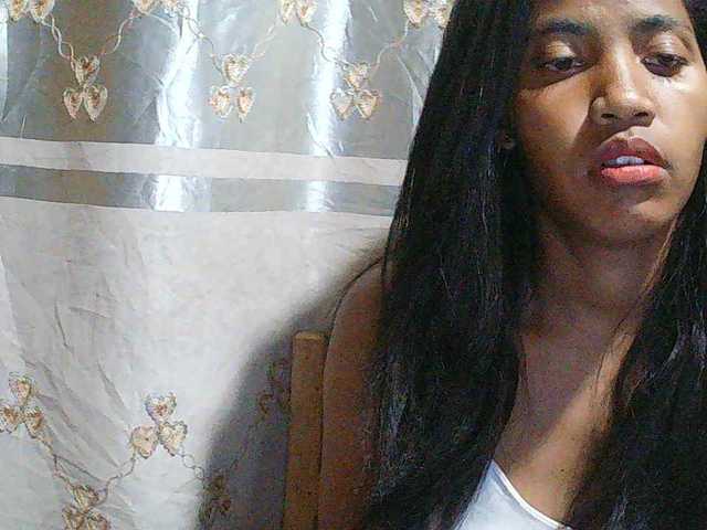 Eva-011 live cam on BongaCams