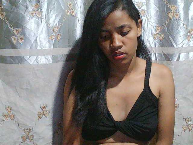 Eva-011 live cam on BongaCams