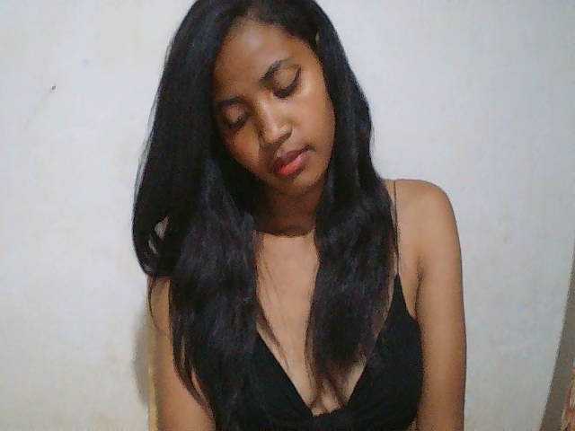 Eva-011 live cam on BongaCams