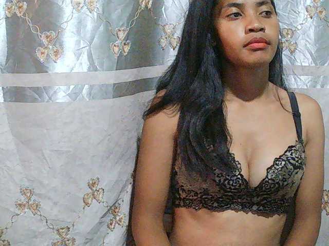 Eva-011 live cam on BongaCams