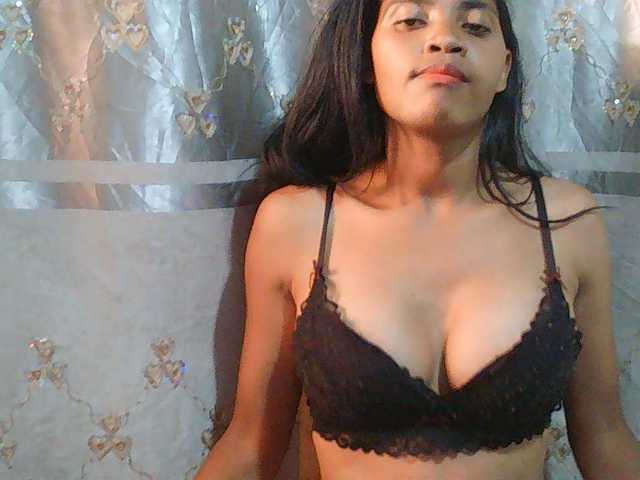 Eva-011 live cam on BongaCams