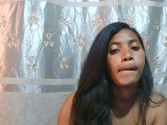 Eva-011 live cam on BongaCams