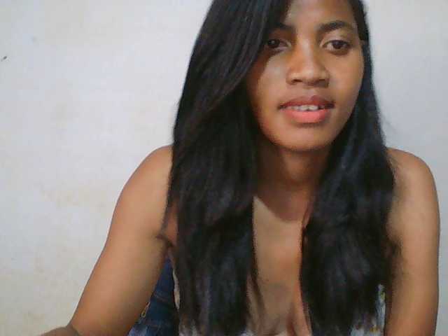Eva-011 live cam on BongaCams
