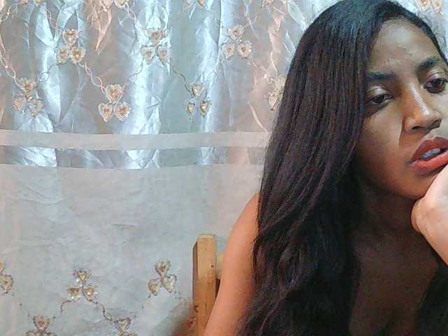 Eva-011 live cam on BongaCams