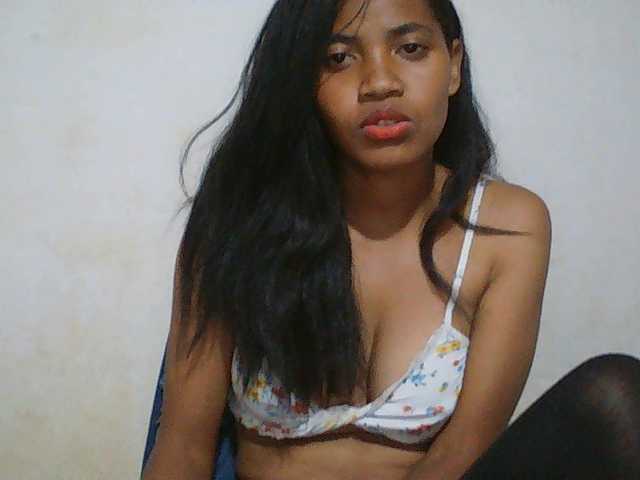 Eva-011 live cam on BongaCams