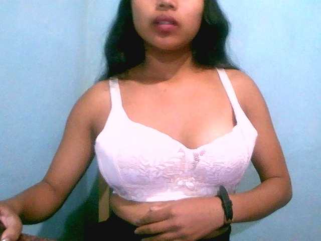 Eva-011 live cam on BongaCams