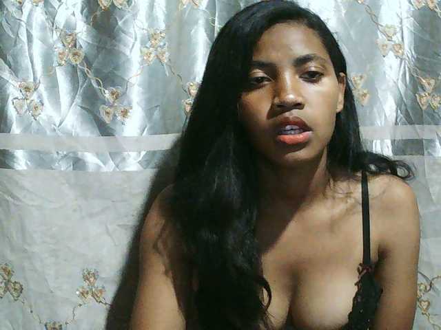 Eva-011 live cam on BongaCams