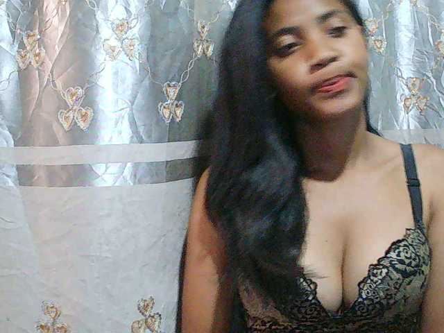 Eva-011 live cam on BongaCams