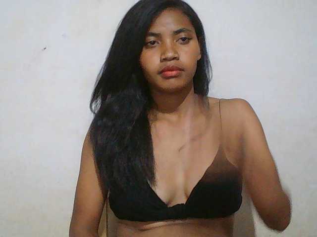 Eva-011 live cam on BongaCams