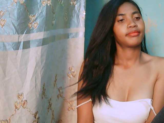 Eva-011 live cam on BongaCams