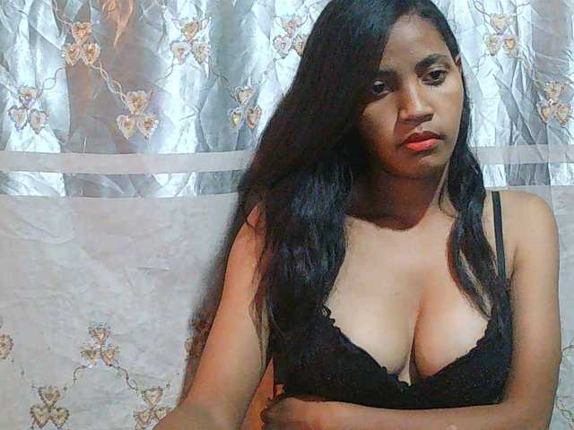 Eva-011 live cam on BongaCams