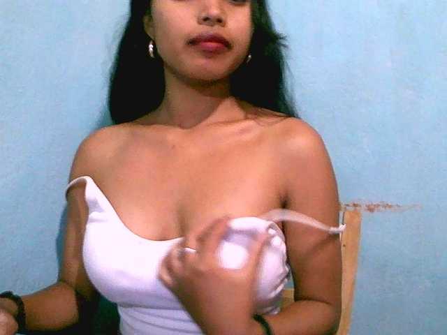 Eva-011 live cam on BongaCams